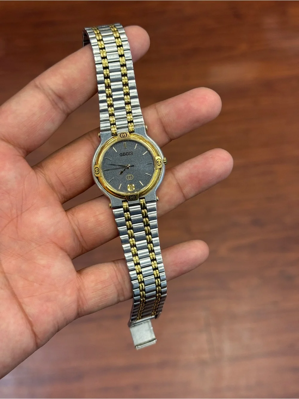 Gucci vintage Two-Tone Silver and Gold Mens  Watch with Gray Dial
